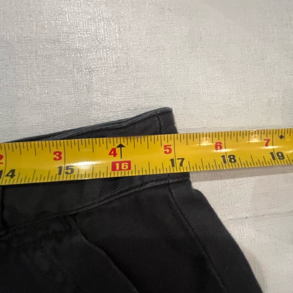 Universal Thread black chino high waisted shorts. Retro style - Picture 3 of 6